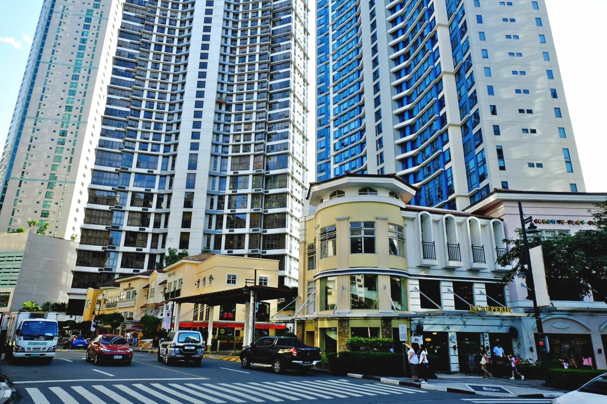 Bellagio Towers By Stays Ph Makati City Екстер'єр фото